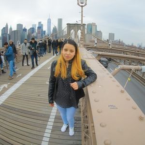 Meet your Posher, Estrella